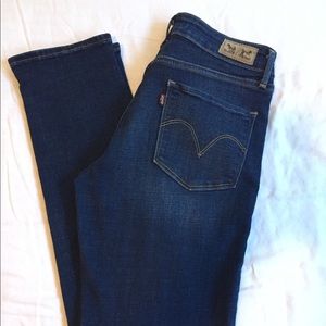 Levi’s mid rise skinny jeans